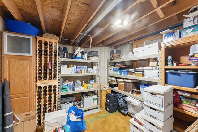 4986 Foxborough Court, Bettendorf, IA 52722