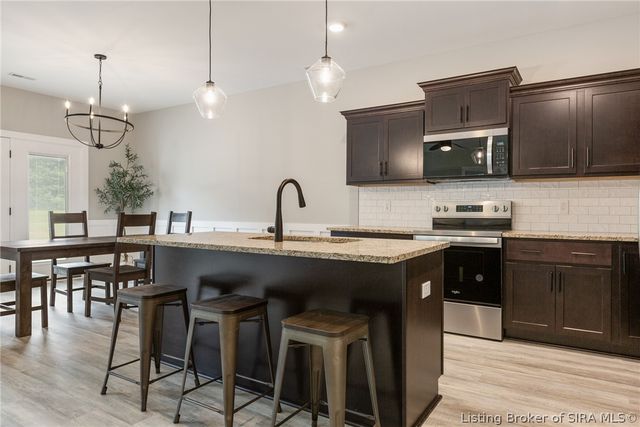3200 Asher Way 130, Jeffersonville, IN 47130