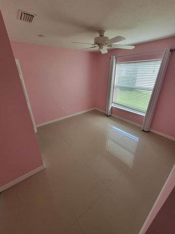 536 SW Indian Key Drive, Port St. Lucie, FL 34986