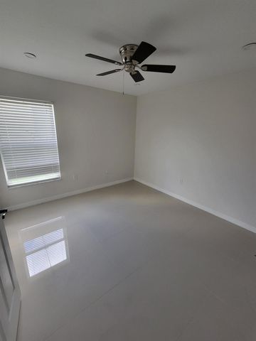 536 SW Indian Key Drive, Port St. Lucie, FL 34986