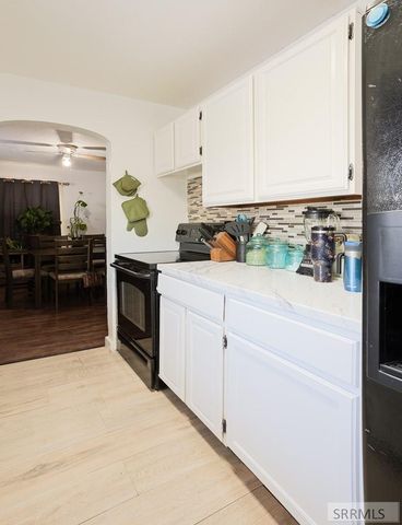 56 Cottonwood Avenue, Pocatello, ID 83204