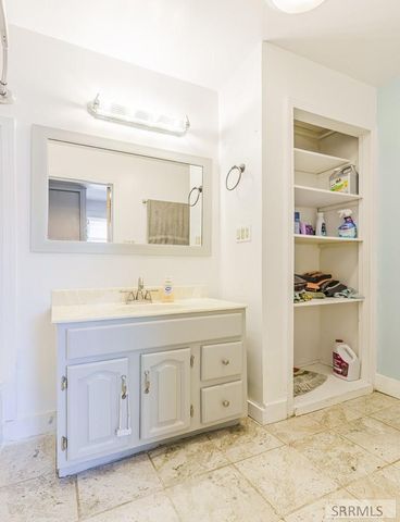 56 Cottonwood Avenue, Pocatello, ID 83204