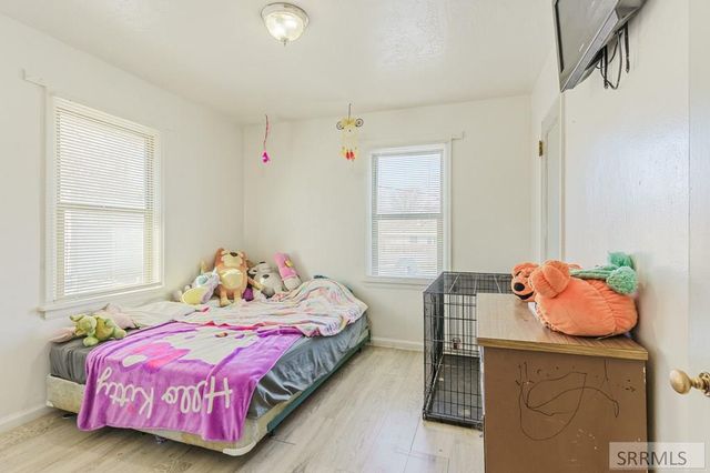 56 Cottonwood Avenue, Pocatello, ID 83204