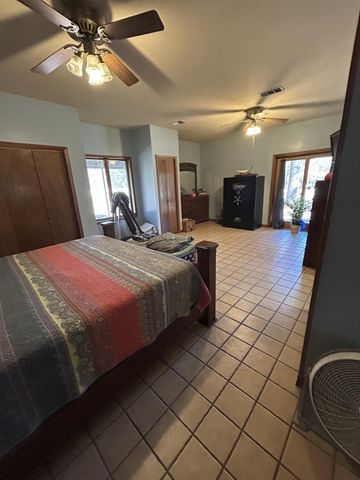 440 Dickens N, Livingston, TX 77351