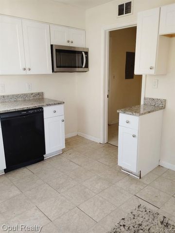 33511 Pierce Street, Garden City, MI 48135