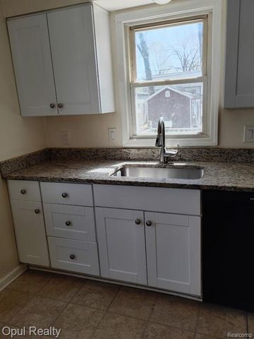 33511 Pierce Street, Garden City, MI 48135