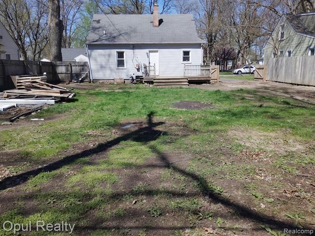 33511 Pierce Street, Garden City, MI 48135