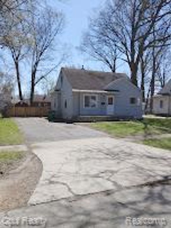 33511 Pierce Street, Garden City, MI 48135