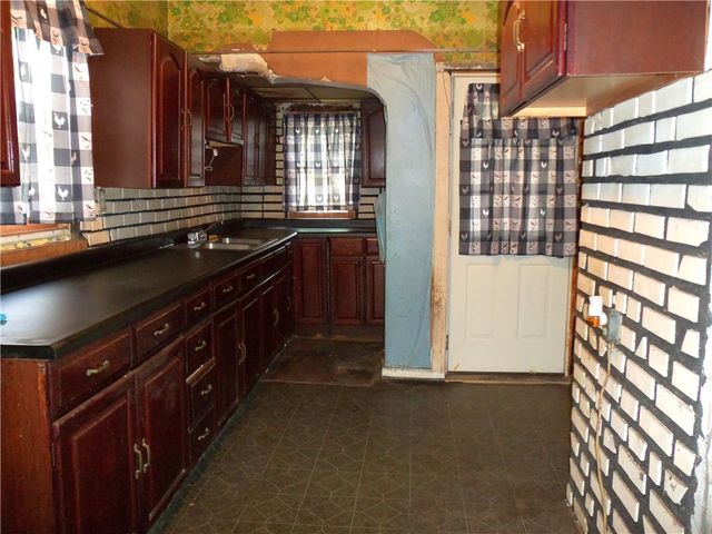 605 Duquesne Avenue, Canonsburg, PA 15317