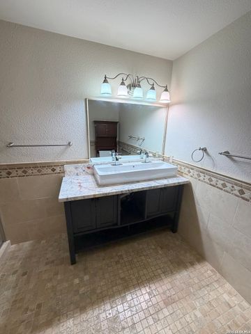 10319 Grand Club Dr, San Antonio, TX 78239