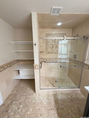 10319 Grand Club Dr, San Antonio, TX 78239