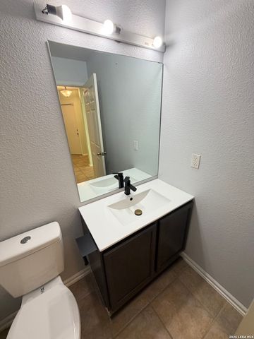 10319 Grand Club Dr, San Antonio, TX 78239
