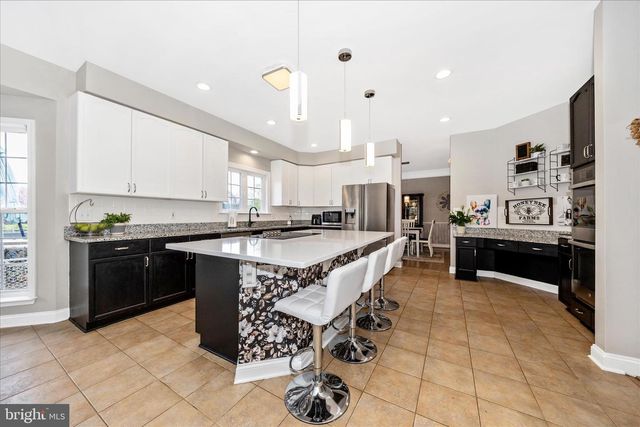 40 SWEET SHADE CT, Harpers Ferry, WV 25425