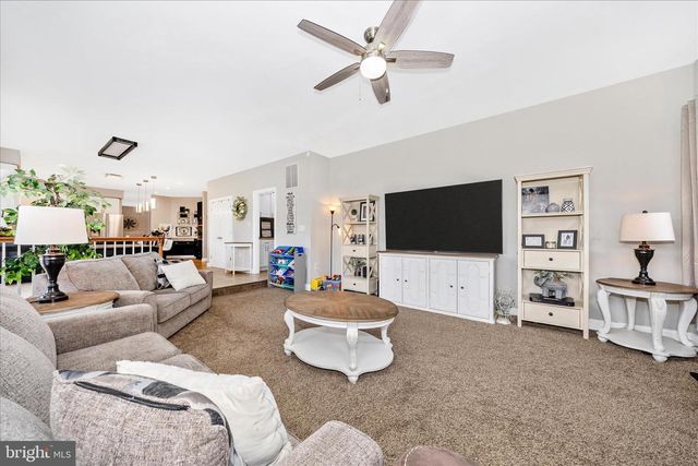 40 SWEET SHADE CT, Harpers Ferry, WV 25425