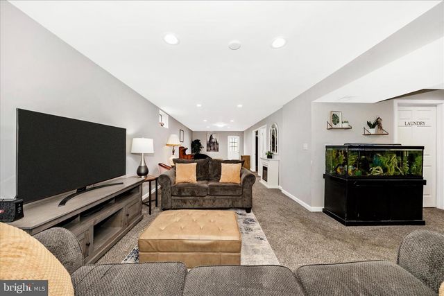 40 SWEET SHADE CT, Harpers Ferry, WV 25425