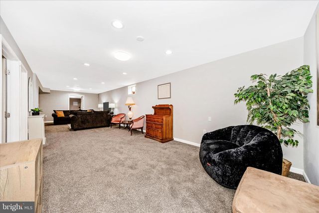 40 SWEET SHADE CT, Harpers Ferry, WV 25425