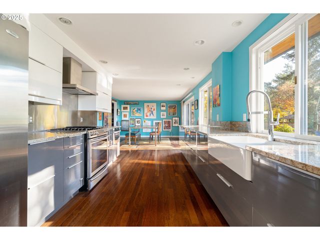 5544 Sw Wilbard St, Portland, OR 97219