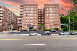 365 Bronx River Road 2M, Yonkers, NY 10704