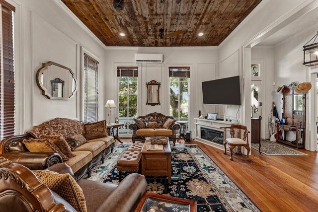 2110 Avenue O, Galveston, TX 77550