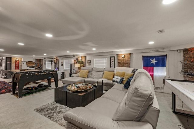 2110 Avenue O, Galveston, TX 77550