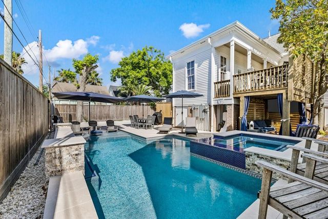 2110 Avenue O, Galveston, TX 77550