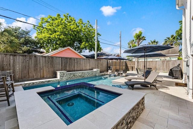 2110 Avenue O, Galveston, TX 77550