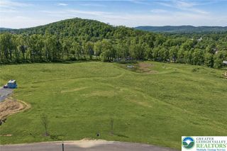 6390 Springhouse Path, Upper Saucon Twp, PA 18015
