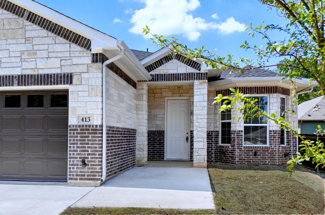 413 Henderson Street, Bonham, TX 75418