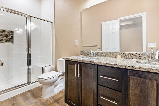 413 Henderson Street, Bonham, TX 75418