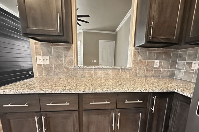 413 Henderson Street, Bonham, TX 75418