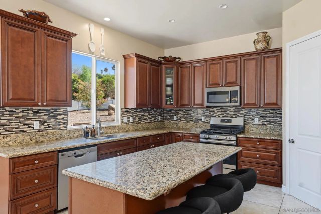 1946 Garrison, El Cajon, CA 92019