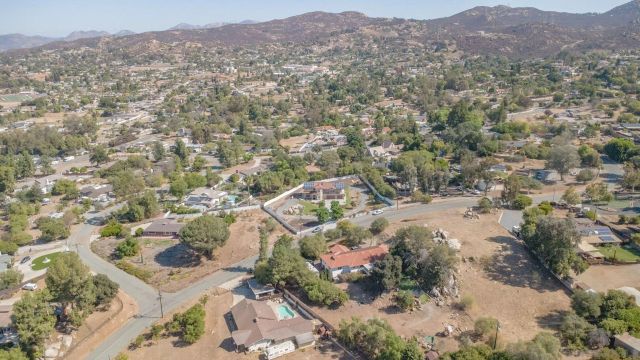 1946 Garrison, El Cajon, CA 92019