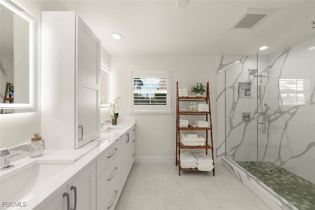 11940 Oakland DR, Bokeelia, FL 33922