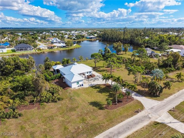 11940 Oakland DR, Bokeelia, FL 33922