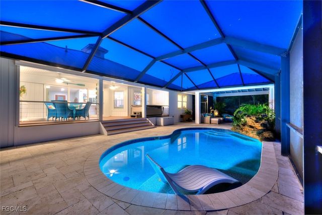 11940 Oakland DR, Bokeelia, FL 33922