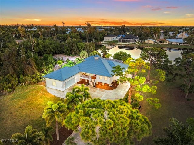 11940 Oakland DR, Bokeelia, FL 33922