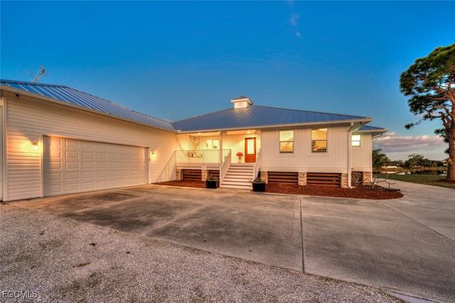 11940 Oakland DR, Bokeelia, FL 33922