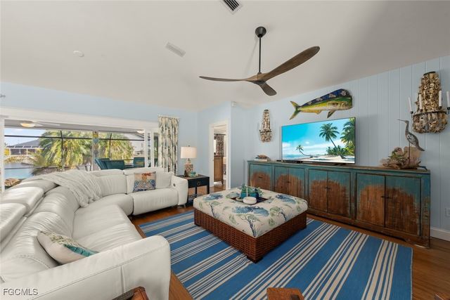 11940 Oakland DR, Bokeelia, FL 33922