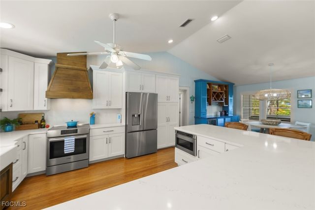 11940 Oakland DR, Bokeelia, FL 33922