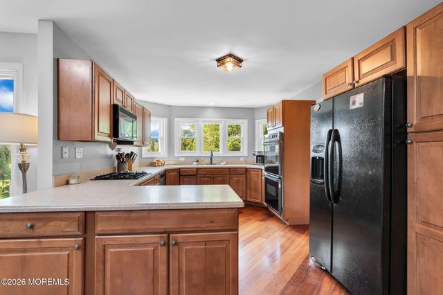 28 Five Points Road, Freehold, NJ 07728