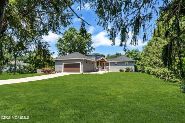 28 Five Points Road, Freehold, NJ 07728