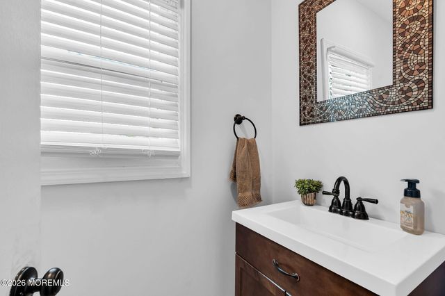 28 Five Points Road, Freehold, NJ 07728