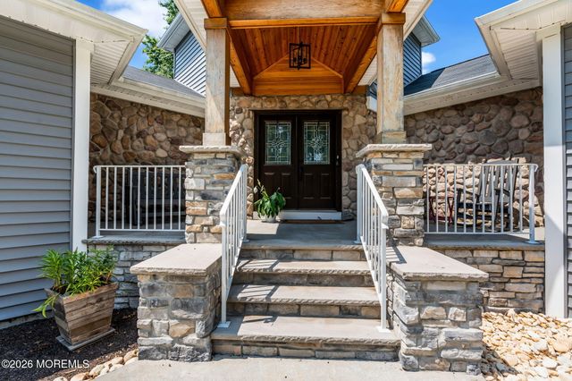 28 Five Points Road, Freehold, NJ 07728
