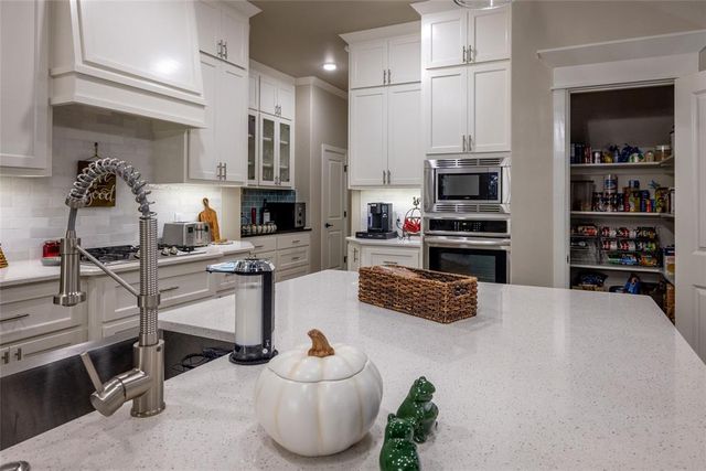 713 NW 199th Street, Edmond, OK 73012