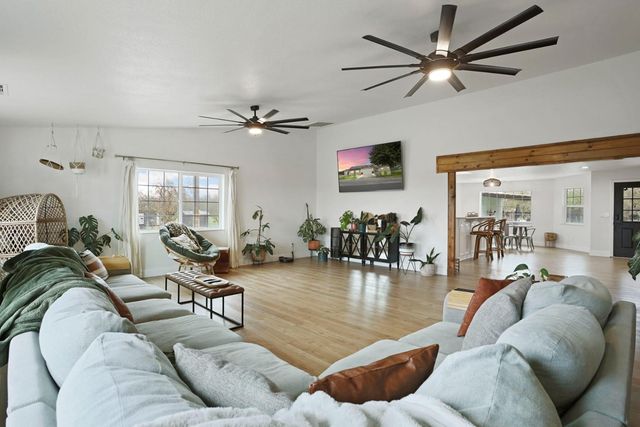 14527 Louise Ave, Ripon, CA 95366