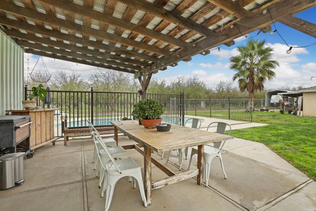 14527 Louise Ave, Ripon, CA 95366