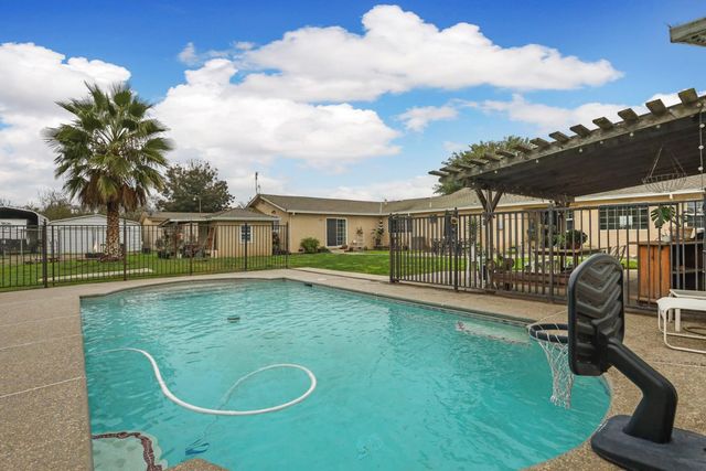 14527 Louise Ave, Ripon, CA 95366