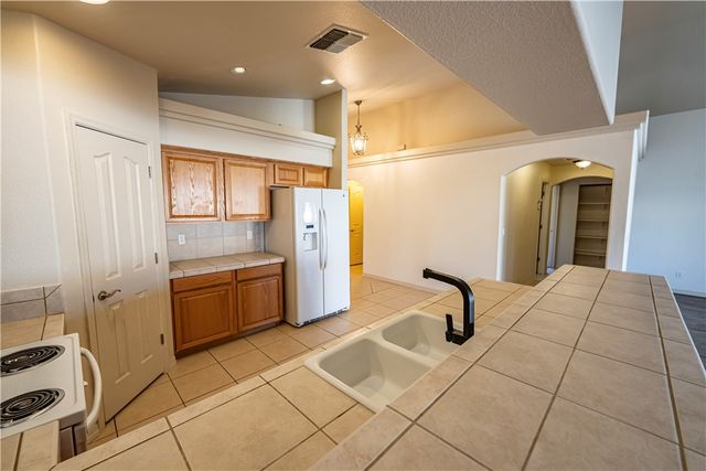 2739 Ross Avenue, Kingman, AZ 86401