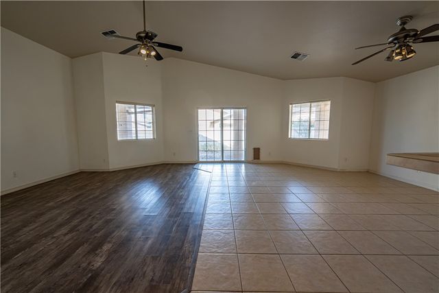 2739 Ross Avenue, Kingman, AZ 86401