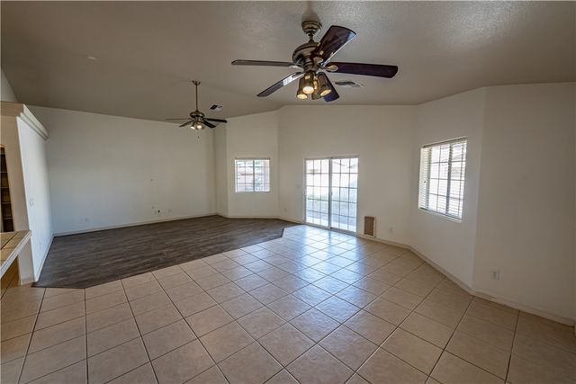 2739 Ross Avenue, Kingman, AZ 86401